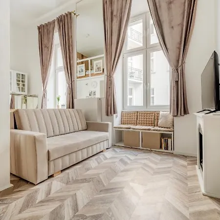 - Fireplace, Location By Rentujemy * Łódź