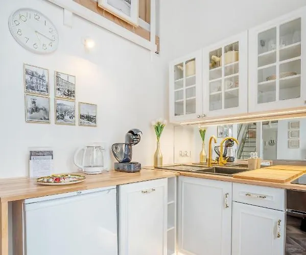 アパート - Fireplace, Location By Rentujemy ウッチ