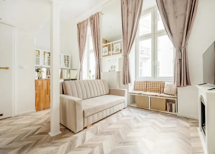 - Fireplace, Location By Rentujemy Lejlighed