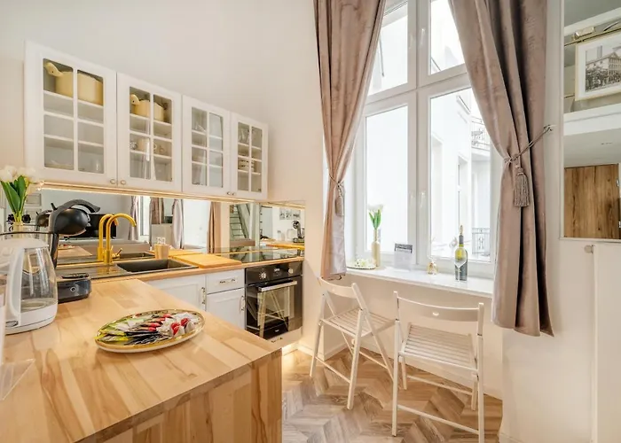 - Fireplace, Location By Rentujemy *